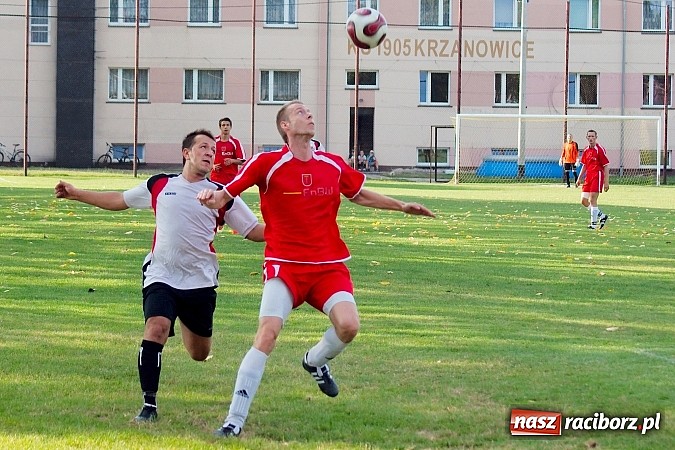 Zdjęcie w galerii na portalu naszraciborz.pl: Mecz na szczycie dla Czarnych Gorzyce wiadomości z regionu