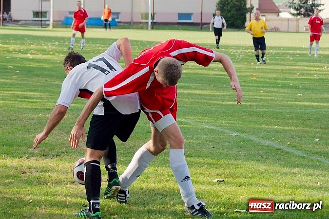 Zdjęcie w galerii na portalu naszraciborz.pl: Mecz na szczycie dla Czarnych Gorzyce wiadomości z regionu