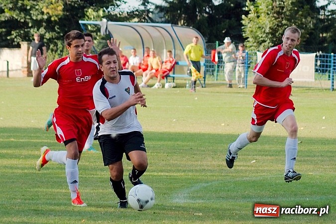 Zdjęcie w galerii na portalu naszraciborz.pl: Mecz na szczycie dla Czarnych Gorzyce wiadomości z regionu