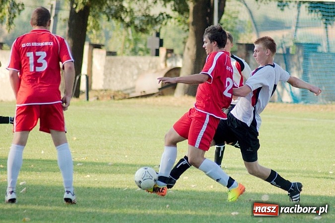 Zdjęcie w galerii na portalu naszraciborz.pl: Mecz na szczycie dla Czarnych Gorzyce wiadomości z regionu