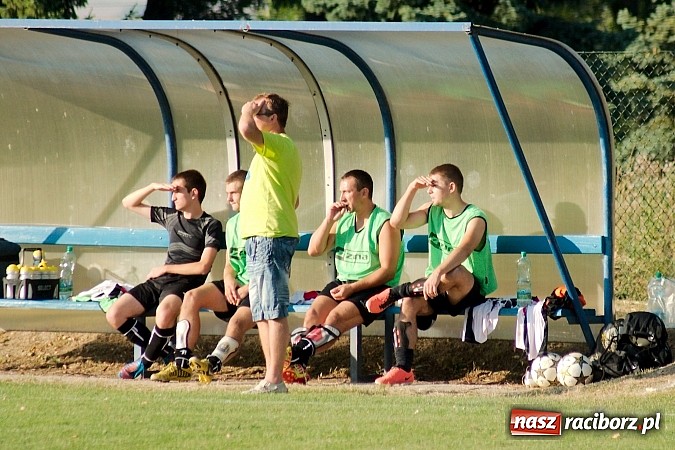Zdjęcie w galerii na portalu naszraciborz.pl: Mecz na szczycie dla Czarnych Gorzyce wiadomości z regionu