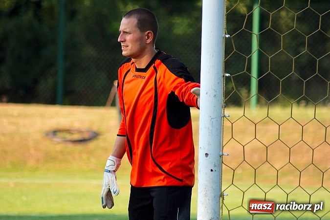 Zdjęcie w galerii na portalu naszraciborz.pl: Mecz na szczycie dla Czarnych Gorzyce wiadomości z regionu