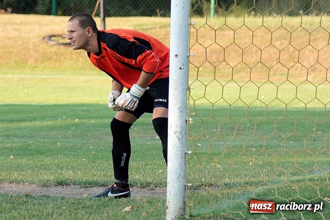 Zdjęcie w galerii na portalu naszraciborz.pl: Mecz na szczycie dla Czarnych Gorzyce wiadomości z regionu