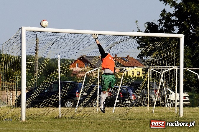 Zdjęcie w galerii na portalu naszraciborz.pl: Kuźniańska Stal rozbiła Krzyżkowice wiadomości z regionu