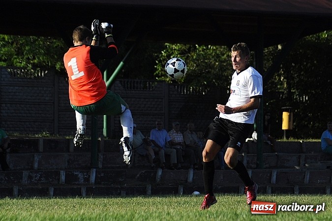 Zdjęcie w galerii na portalu naszraciborz.pl: Kuźniańska Stal rozbiła Krzyżkowice wiadomości z regionu
