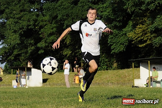 Zdjęcie w galerii na portalu naszraciborz.pl: Kuźniańska Stal rozbiła Krzyżkowice wiadomości z regionu