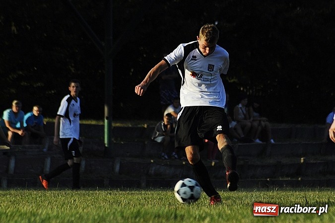 Zdjęcie w galerii na portalu naszraciborz.pl: Kuźniańska Stal rozbiła Krzyżkowice wiadomości z regionu