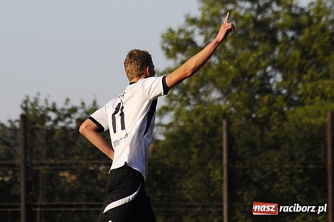 Zdjęcie w galerii na portalu naszraciborz.pl: Kuźniańska Stal rozbiła Krzyżkowice wiadomości z regionu