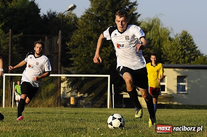 Zdjęcie w galerii na portalu naszraciborz.pl: Kuźniańska Stal rozbiła Krzyżkowice wiadomości z regionu