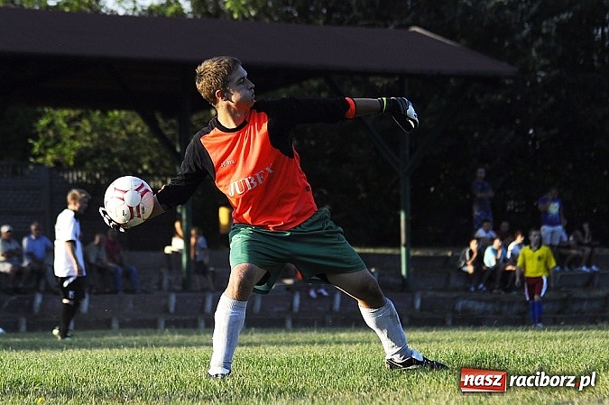 Zdjęcie w galerii na portalu naszraciborz.pl: Kuźniańska Stal rozbiła Krzyżkowice wiadomości z regionu