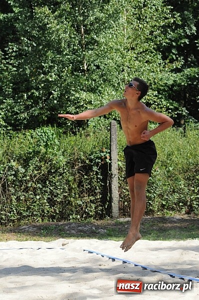 Zdjęcie w galerii na portalu naszraciborz.pl: Grzelak i Władarz z pucharem europosła Bogdana Marcinkiewicza wiadomości z regionu