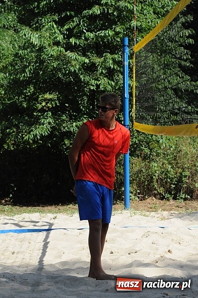 Zdjęcie w galerii na portalu naszraciborz.pl: Grzelak i Władarz z pucharem europosła Bogdana Marcinkiewicza wiadomości z regionu