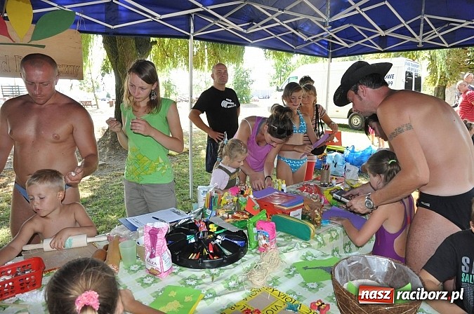 Zdjęcie w galerii na portalu naszraciborz.pl: Tłumy raciborzan świętowały dziś na kempingu Obora 20-lecie WFOŚiGW wiadomości z regionu