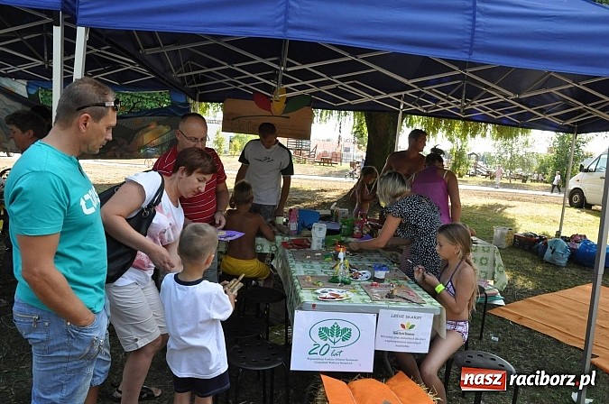 Zdjęcie w galerii na portalu naszraciborz.pl: Tłumy raciborzan świętowały dziś na kempingu Obora 20-lecie WFOŚiGW wiadomości z regionu