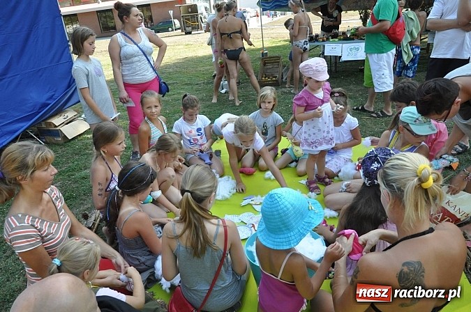 Zdjęcie w galerii na portalu naszraciborz.pl: Tłumy raciborzan świętowały dziś na kempingu Obora 20-lecie WFOŚiGW wiadomości z regionu