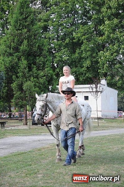 Zdjęcie w galerii na portalu naszraciborz.pl: Tłumy raciborzan świętowały dziś na kempingu Obora 20-lecie WFOŚiGW wiadomości z regionu