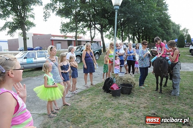 Zdjęcie w galerii na portalu naszraciborz.pl: Tłumy raciborzan świętowały dziś na kempingu Obora 20-lecie WFOŚiGW wiadomości z regionu