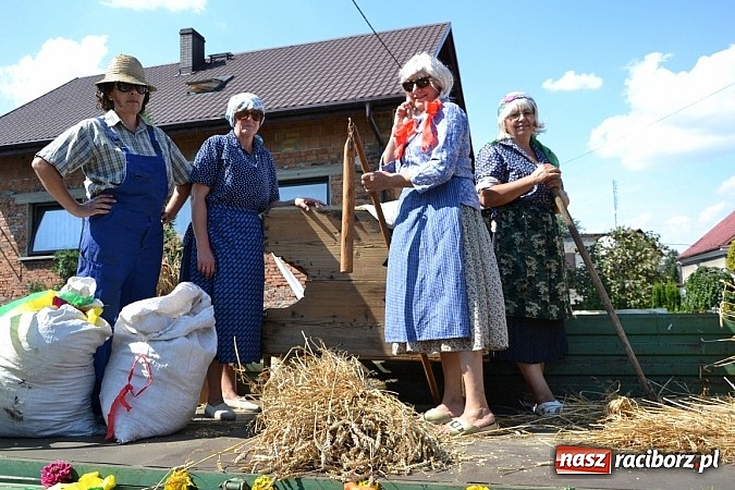 Zdjęcie w galerii na portalu naszraciborz.pl: Roszków z humorem dziękował za plony wiadomości z regionu