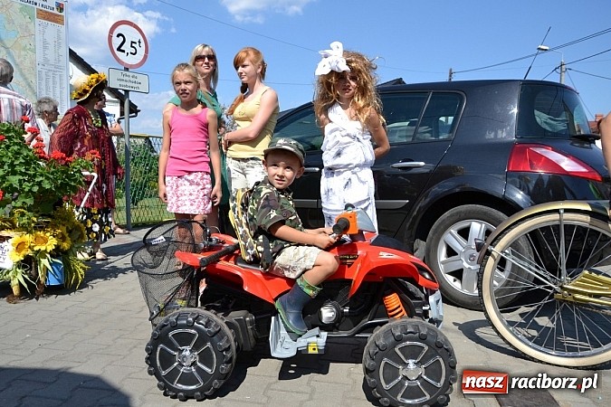 Zdjęcie w galerii na portalu naszraciborz.pl: Roszków z humorem dziękował za plony wiadomości z regionu