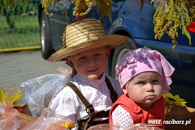 Zdjęcie w galerii na portalu naszraciborz.pl: Roszków z humorem dziękował za plony wiadomości z regionu