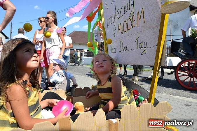 Zdjęcie w galerii na portalu naszraciborz.pl: Roszków z humorem dziękował za plony wiadomości z regionu