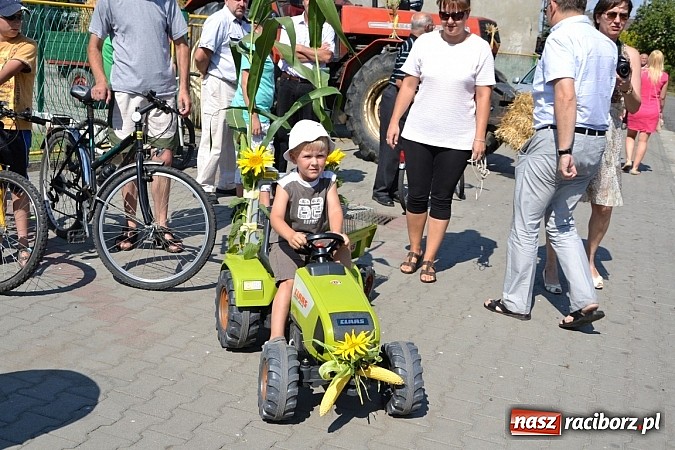 Zdjęcie w galerii na portalu naszraciborz.pl: Roszków z humorem dziękował za plony wiadomości z regionu