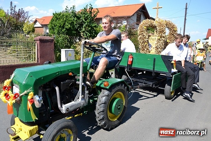 Zdjęcie w galerii na portalu naszraciborz.pl: Roszków z humorem dziękował za plony wiadomości z regionu