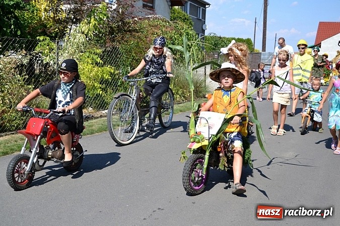 Zdjęcie w galerii na portalu naszraciborz.pl: Roszków z humorem dziękował za plony wiadomości z regionu