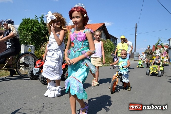 Zdjęcie w galerii na portalu naszraciborz.pl: Roszków z humorem dziękował za plony wiadomości z regionu