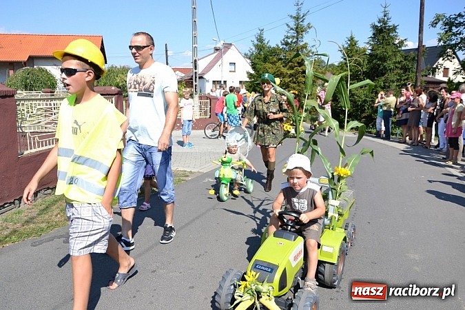 Zdjęcie w galerii na portalu naszraciborz.pl: Roszków z humorem dziękował za plony wiadomości z regionu