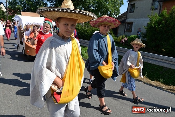 Zdjęcie w galerii na portalu naszraciborz.pl: Roszków z humorem dziękował za plony wiadomości z regionu