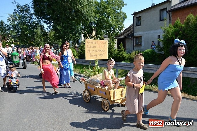 Zdjęcie w galerii na portalu naszraciborz.pl: Roszków z humorem dziękował za plony wiadomości z regionu