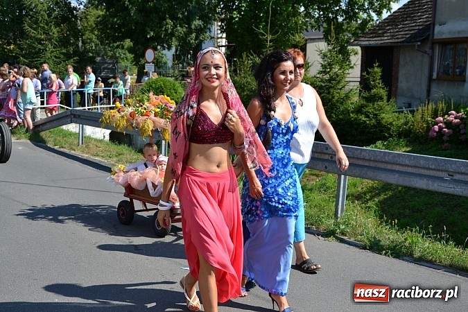 Zdjęcie w galerii na portalu naszraciborz.pl: Roszków z humorem dziękował za plony wiadomości z regionu