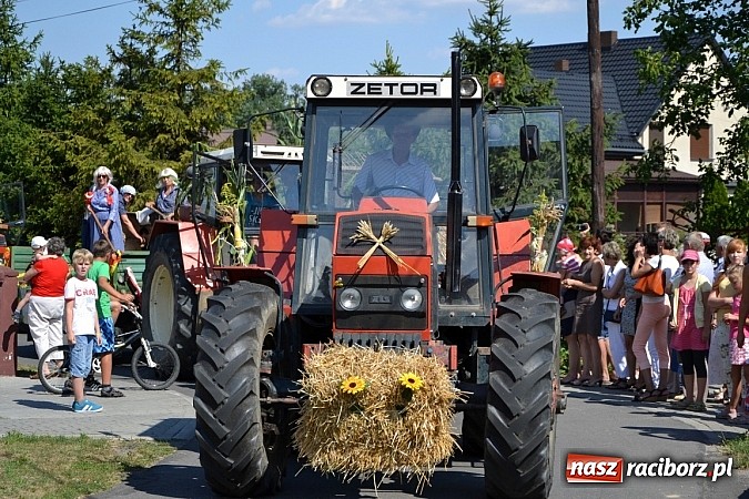 Zdjęcie w galerii na portalu naszraciborz.pl: Roszków z humorem dziękował za plony wiadomości z regionu