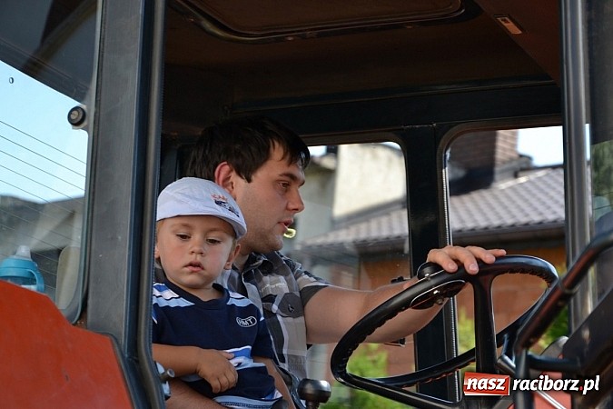 Zdjęcie w galerii na portalu naszraciborz.pl: Roszków z humorem dziękował za plony wiadomości z regionu