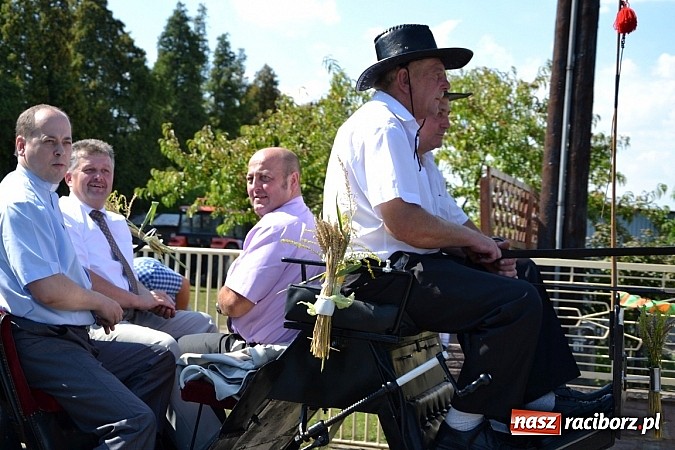 Zdjęcie w galerii na portalu naszraciborz.pl: Roszków z humorem dziękował za plony wiadomości z regionu