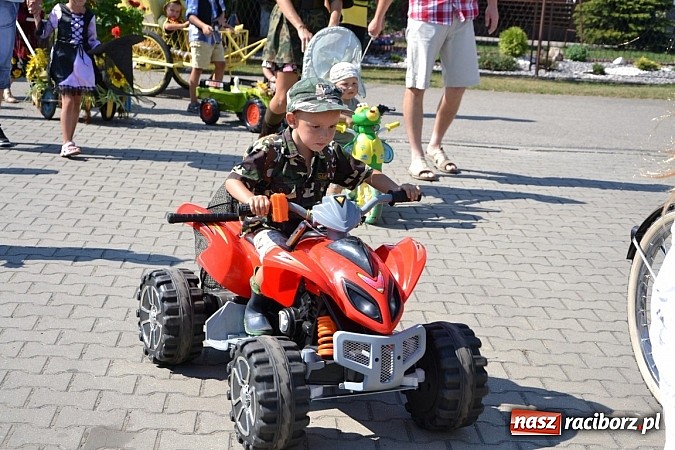 Zdjęcie w galerii na portalu naszraciborz.pl: Roszków z humorem dziękował za plony wiadomości z regionu