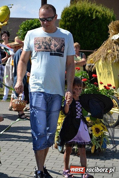 Zdjęcie w galerii na portalu naszraciborz.pl: Roszków z humorem dziękował za plony wiadomości z regionu