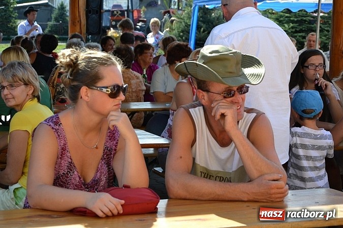 Zdjęcie w galerii na portalu naszraciborz.pl: Roszków z humorem dziękował za plony wiadomości z regionu