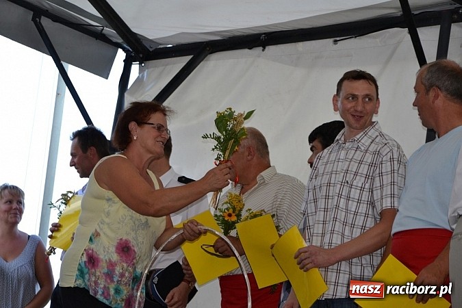 Zdjęcie w galerii na portalu naszraciborz.pl: Roszków z humorem dziękował za plony wiadomości z regionu