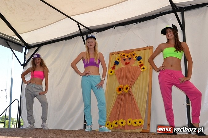 Zdjęcie w galerii na portalu naszraciborz.pl: Roszków z humorem dziękował za plony wiadomości z regionu