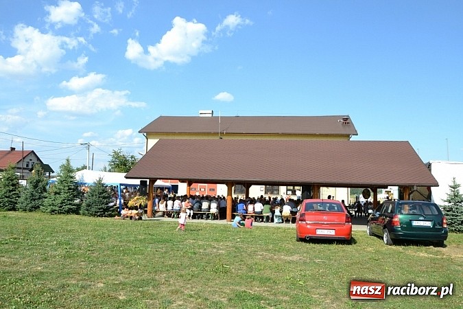 Zdjęcie w galerii na portalu naszraciborz.pl: Roszków z humorem dziękował za plony wiadomości z regionu