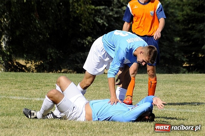 Zdjęcie w galerii na portalu naszraciborz.pl: A klasa: Remis w hitowym pojedynku wiadomości z regionu