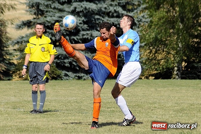 Zdjęcie w galerii na portalu naszraciborz.pl: A klasa: Remis w hitowym pojedynku wiadomości z regionu