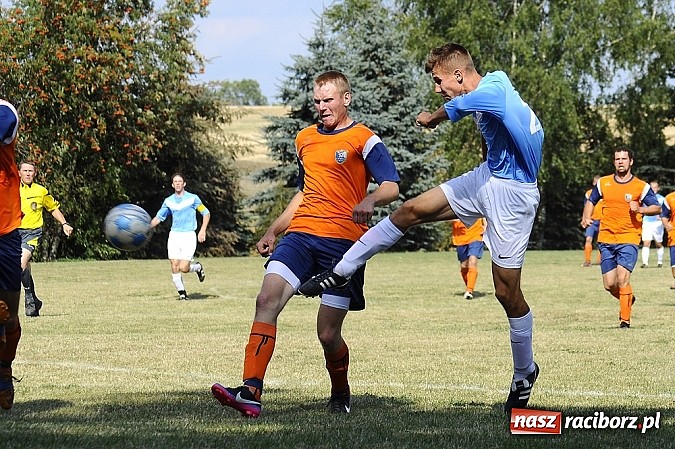 Zdjęcie w galerii na portalu naszraciborz.pl: A klasa: Remis w hitowym pojedynku wiadomości z regionu