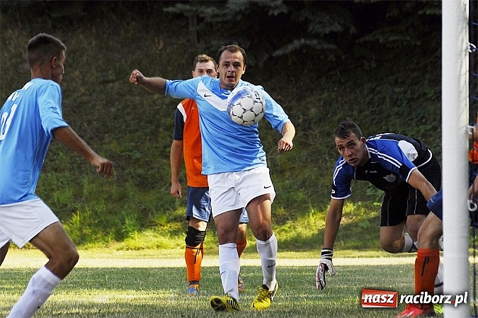 Zdjęcie w galerii na portalu naszraciborz.pl: A klasa: Remis w hitowym pojedynku wiadomości z regionu