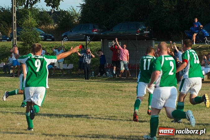 Zdjęcie w galerii na portalu naszraciborz.pl: C klasa: Derby z dreszczykiem. 