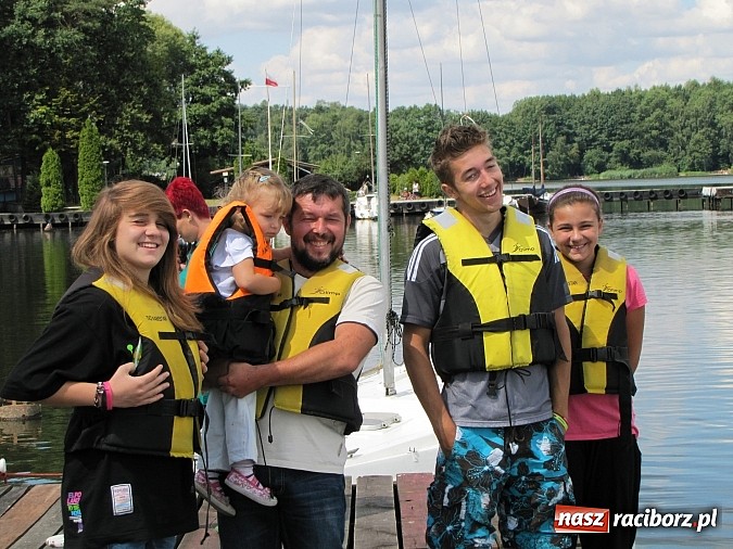 Zdjęcie w galerii na portalu naszraciborz.pl: Mieszkańcy Kobyli spędzili dzień pod żaglami wiadomości z regionu