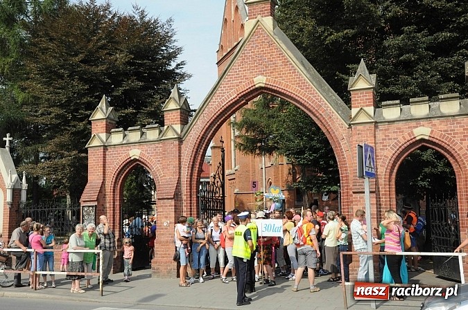 Zdjęcie w galerii na portalu naszraciborz.pl: Pielgrzymi z powiatu raciborskiego już na trasie wiadomości z regionu