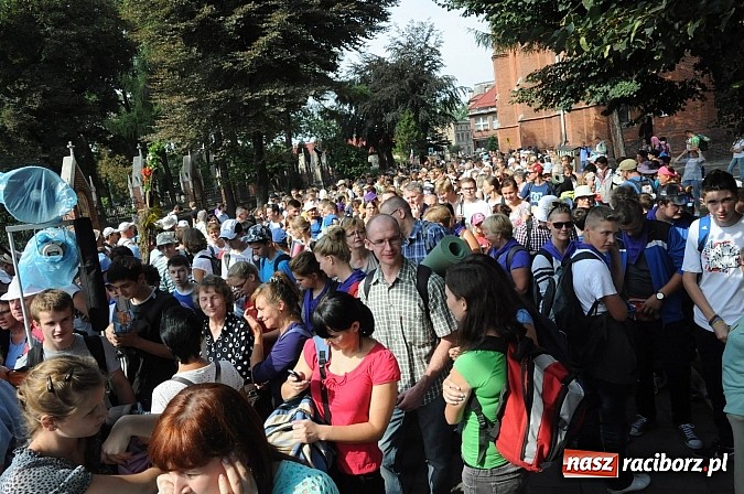 Zdjęcie w galerii na portalu naszraciborz.pl: Pielgrzymi z powiatu raciborskiego już na trasie wiadomości z regionu
